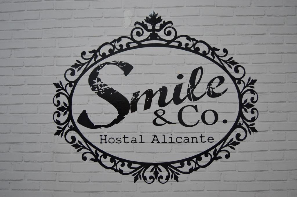 Hotel Smile & Co Hostal Boutique Alicante Exterior foto
